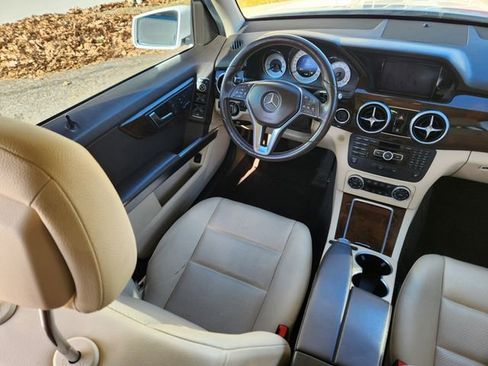 Used 2015 Mercedes-Benz GLK 350 4MATIC image 10