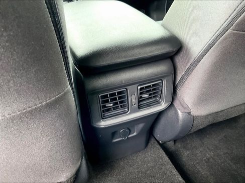 Used 2023 Toyota RAV4 LE AWD/4WD image 28