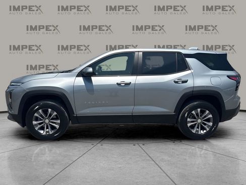 Used 2026 Chevrolet Equinox LT FWD image 2