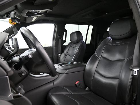 Used 2020 Cadillac Escalade ESV Platinum image 5