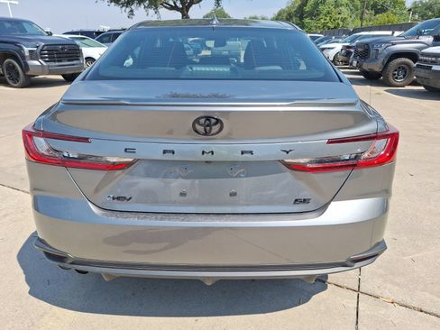 Used 2026 Toyota Camry SE FWD image 5