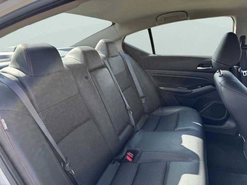 Used 2024 Nissan Altima 2.5 SR FWD image 41