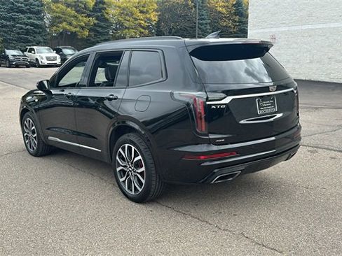 Used 2022 Cadillac XT6 Sport image 6