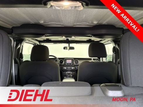 Used 2021 Jeep Wrangler Unlimited Sport AWD/4WD image 9