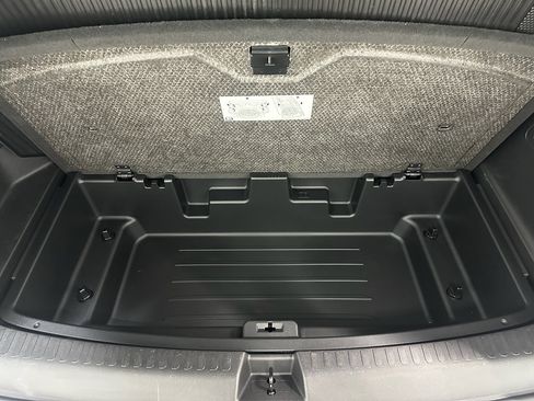 Certified 2025 Buick Enclave Avenir image 39