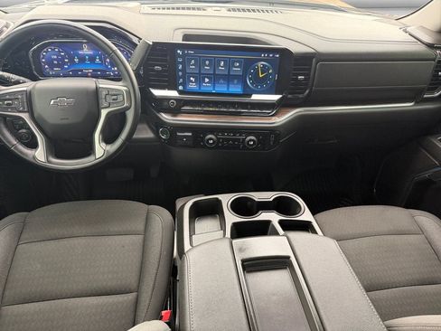 Used 2024 Chevrolet Silverado 1500 RST AWD/4WD image 11