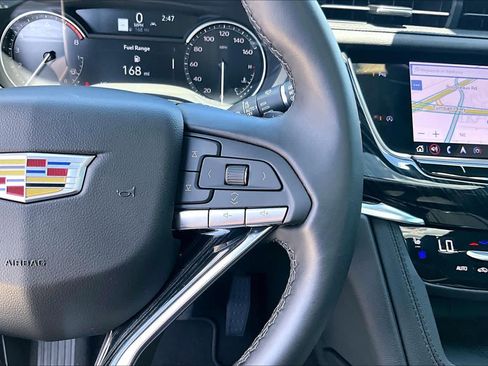 Used 2025 Cadillac XT6 Premium Luxury FWD image 23