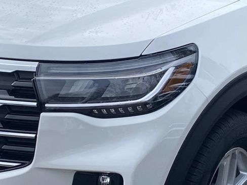 New 2026 Ford Explorer Active w/ Active Comfort Package RWD image 4