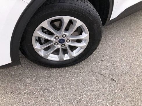 Used 2021 Ford Escape SE image 4