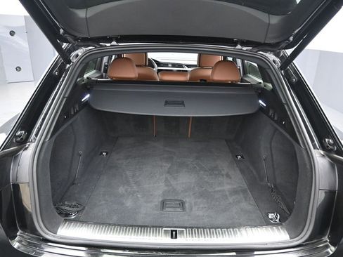 Used 2022 Audi e-tron Premium Plus w/ Premium Plus Package image 28