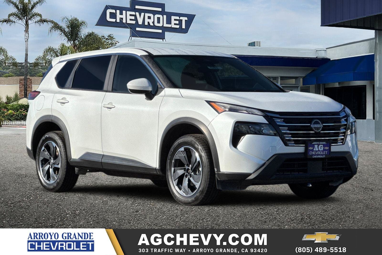 Used 2024 Nissan Rogue SV FWD image 1