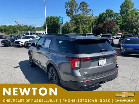 Used 2025 Ford Explorer ST-Line w/ ST-Line Street Pack AWD/4WD image 40