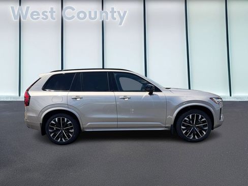 New 2026 Volvo XC90 T8 Ultra w/ Lounge Package AWD/4WD image 2