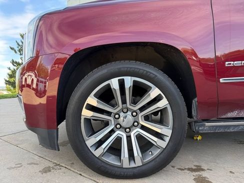 Used 2019 GMC Yukon Denali w/ Denali Ultimate Package AWD/4WD image 25