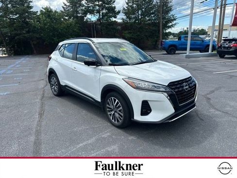 Certified 2023 Nissan Kicks SR FWD image 1