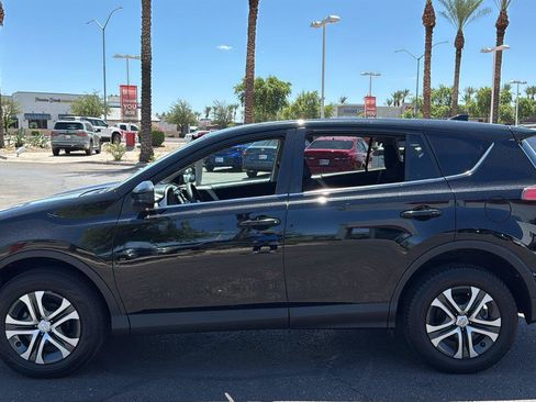 Used 2018 Toyota RAV4 LE w/ Carpet Mat Package FWD image 5