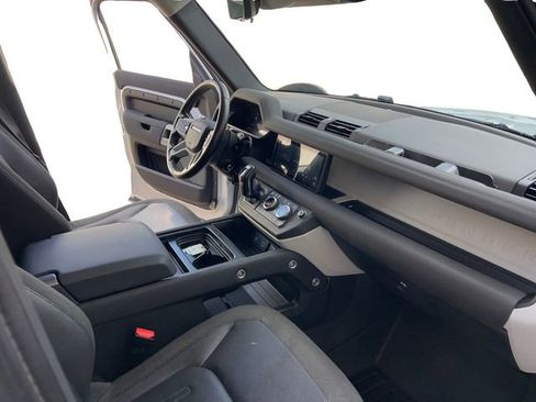 Used 2020 Land Rover Defender 110 First Edition image 10