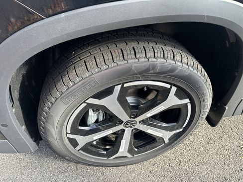 New 2026 Volkswagen Tiguan SE image 2