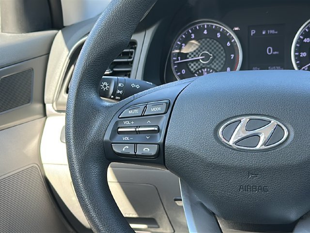 Used 2020 Hyundai Elantra SE FWD image 23