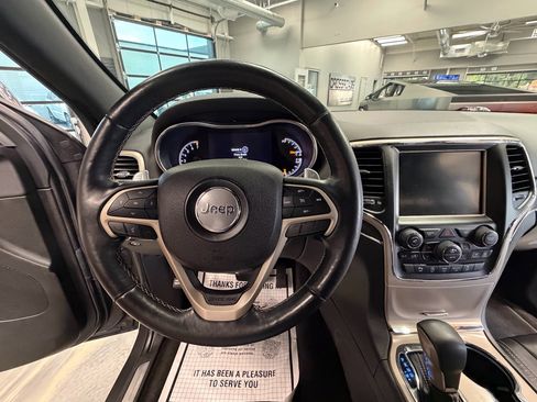 Used 2017 Jeep Grand Cherokee Limited AWD/4WD image 9