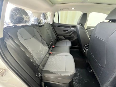 New 2026 Volkswagen Tiguan SE image 24