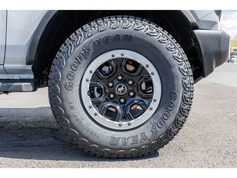 New 2026 Ford Bronco 2-Door AWD/4WD image 9