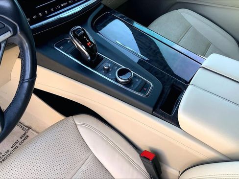 Used 2021 Cadillac Escalade ESV Premium Luxury w/ LPO, Illumination Package image 17