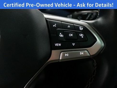 Certified 2024 Volkswagen Taos SE image 24