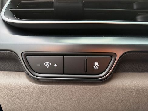 Used 2026 Kia Carnival FWD image 19