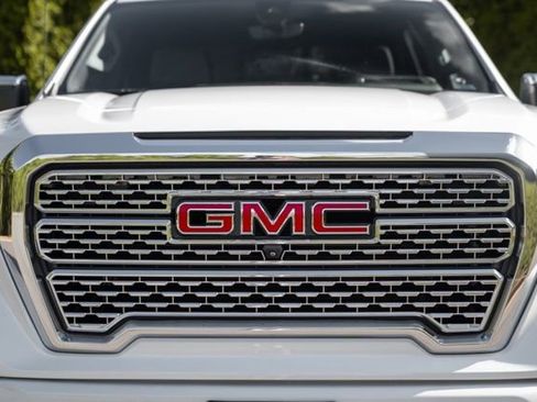 Used 2019 GMC Sierra 1500 Denali w/ Denali Ultimate Package AWD/4WD image 14