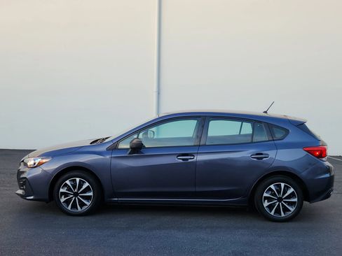 Used 2017 Subaru Impreza 2.0i AWD/4WD image 2