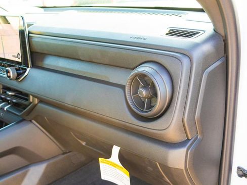 New 2025 Chevrolet Colorado Trail Boss w/ Midnight Edition image 16