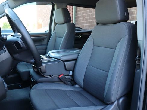 Used 2024 Chevrolet Silverado 1500 LT image 11