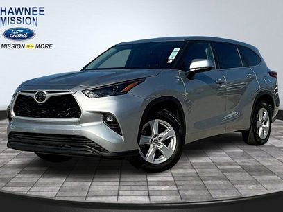 Used 2023 Toyota Highlander LE