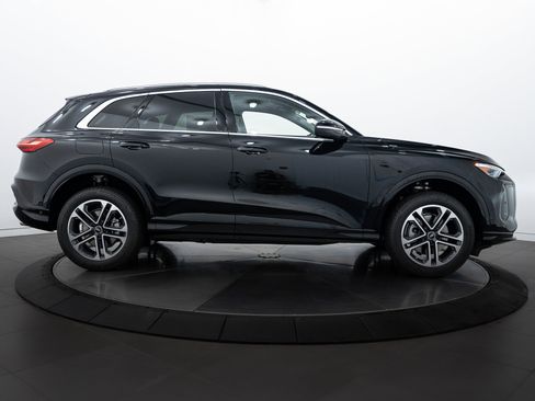 New 2025 Audi Q5 Prestige image 3