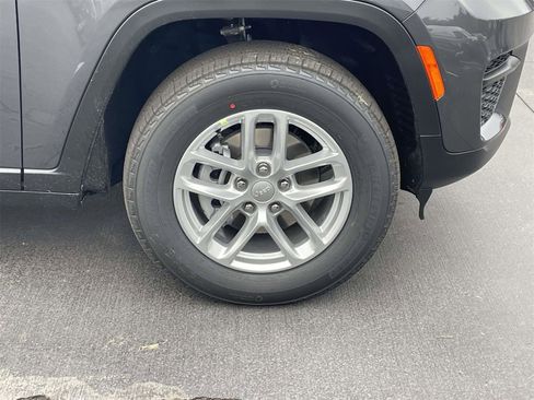 New 2025 Jeep Grand Cherokee Laredo X image 14