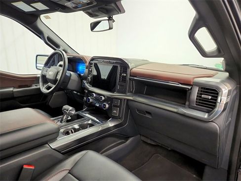 Used 2022 Ford F150 Lariat image 34