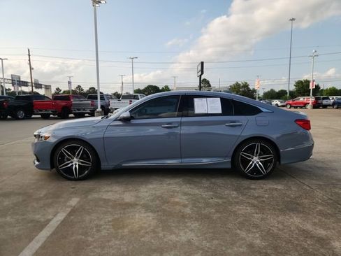 Used 2021 Honda Accord Touring image 4