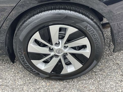 Certified 2025 Nissan Altima 2.5 S FWD image 10