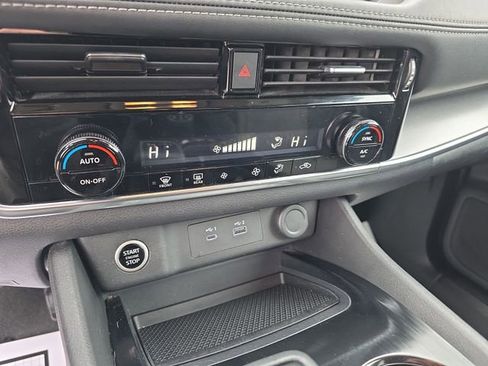 Certified 2022 Nissan Rogue SV image 19