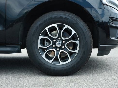 Used 2024 Ford Expedition XLT RWD image 5