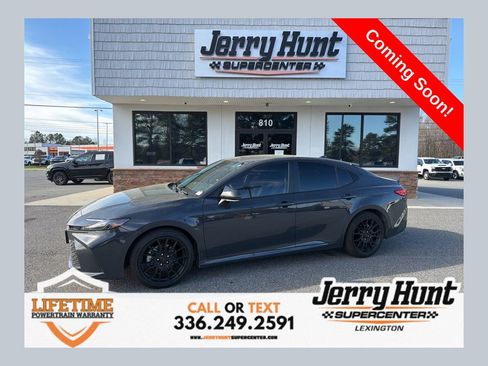 Used 2025 Toyota Camry LE image 1