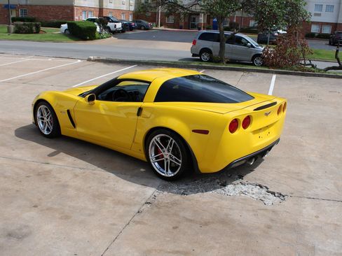 Used 2007 Chevrolet Corvette Z06 w/ Preferred Equipment Group RWD image 26