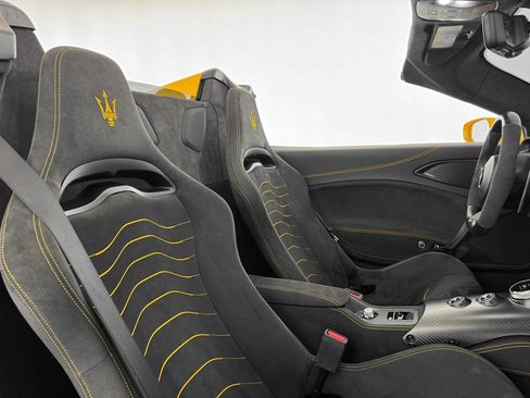 Used 2023 Maserati MC20 Spyder image 28