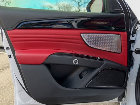 Used 2023 Maserati Grecale Modena image 17