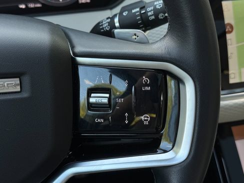 Used 2023 Land Rover Range Rover Velar R-Dynamic S image 57