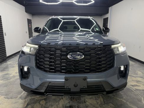 Used 2026 Ford Explorer ST-Line w/ ST-Line Street Pack AWD/4WD image 7