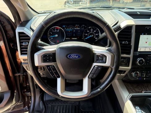 Used 2019 Ford F250 Lariat w/ Lariat Ultimate Package AWD/4WD image 17