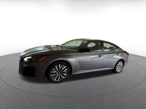 Used 2026 Nissan Altima 2.5 SV FWD image 7