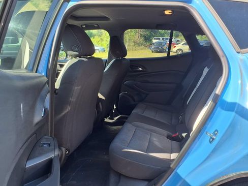 Used 2024 Chevrolet Trax RS w/ Sunroof Package FWD image 13